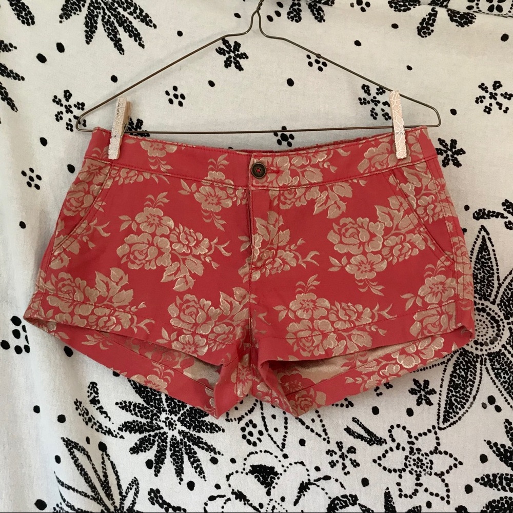 Hollister low-rise gold floral coral shorts